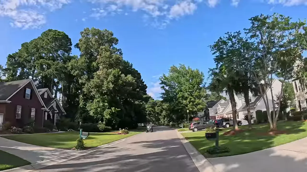 Map view of Legend Oaks Golf Club and surrounding roads in the Summerville, SC area