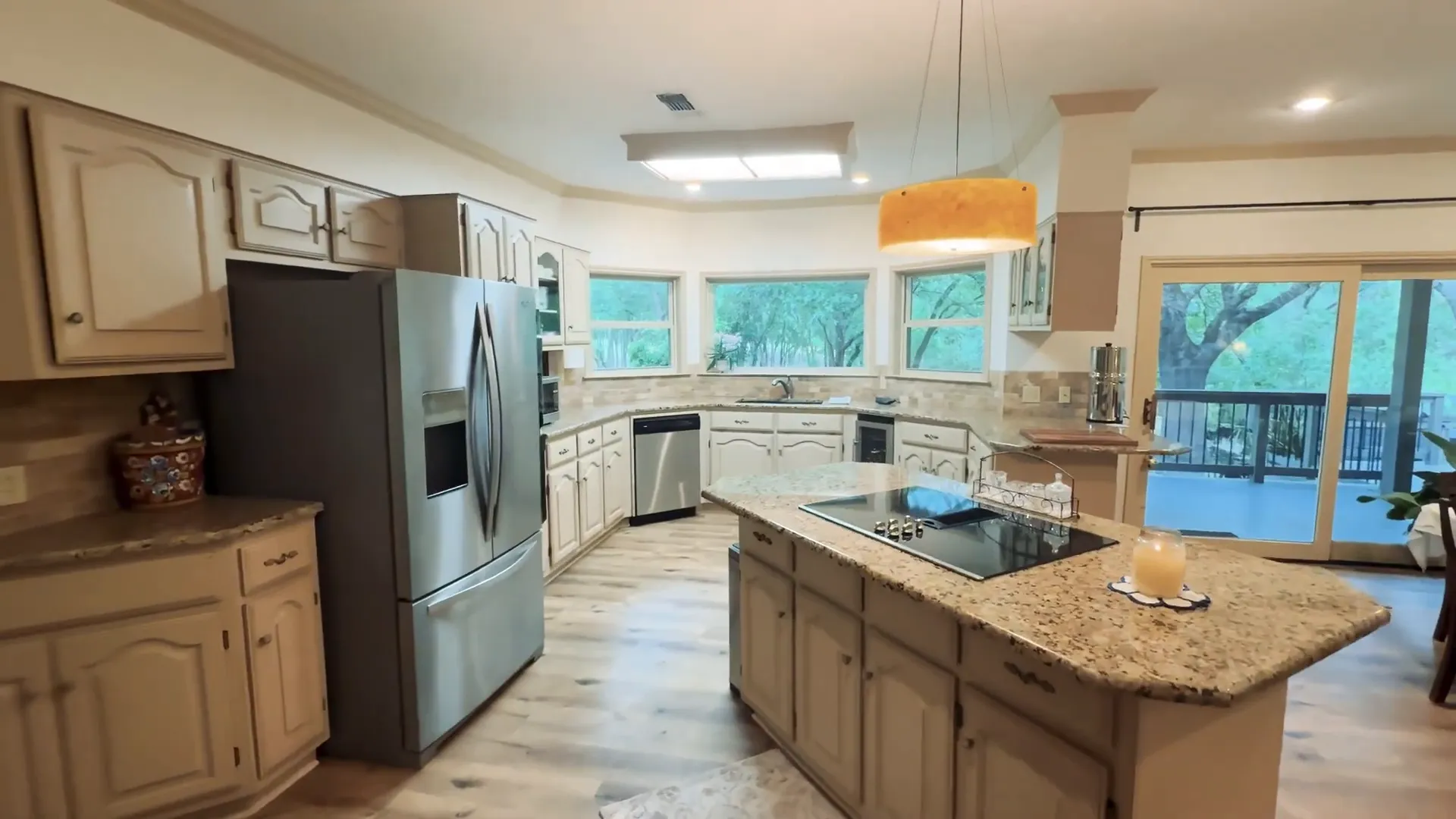 Kitchen views overlooking nature