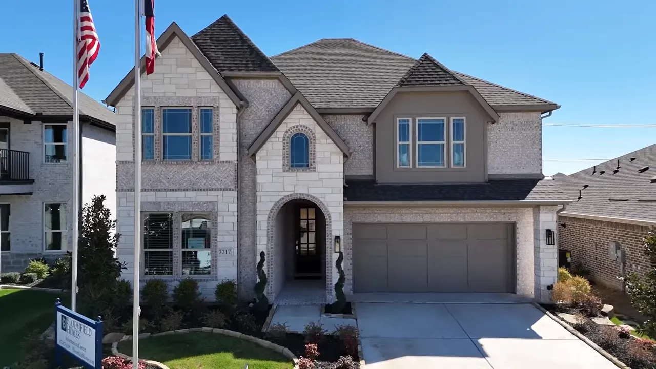 Aerial view of a DFW neighborhood with homes and amenities