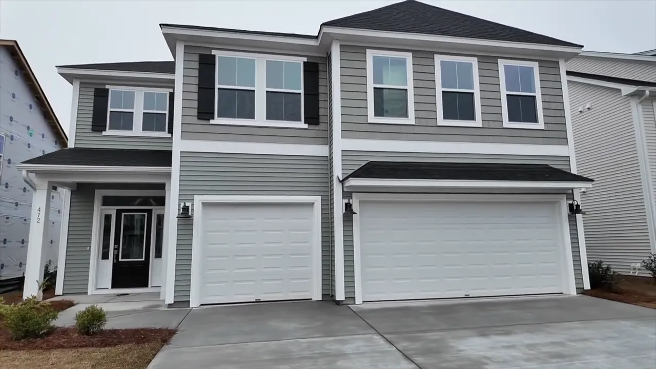 Two-story home in Cane Bay SC
