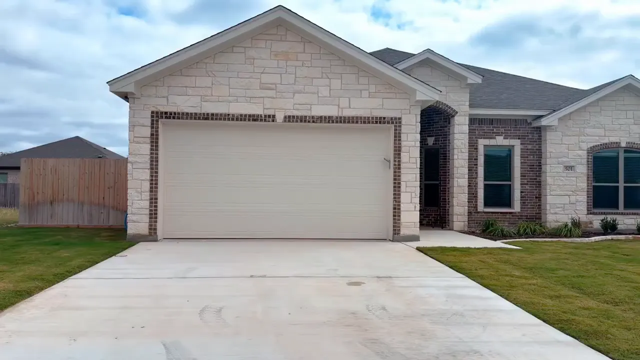 Clear 3D aerial map showing the 'Turtle Creek' label and an I‑35 marker over the subdivision.