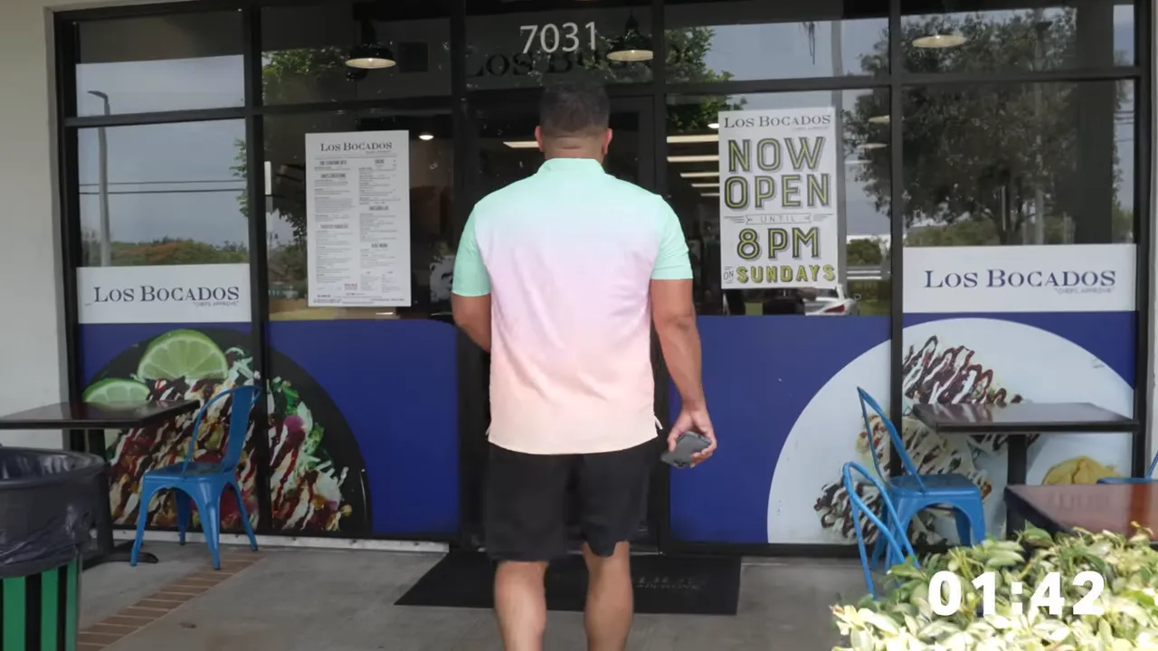 Restaurant patio dining in Parkland