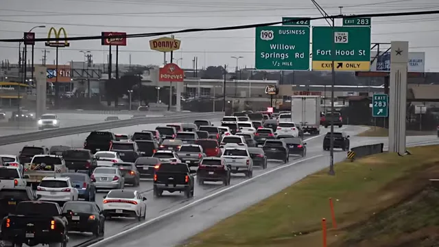 Killeen mall entrance and parking lot
