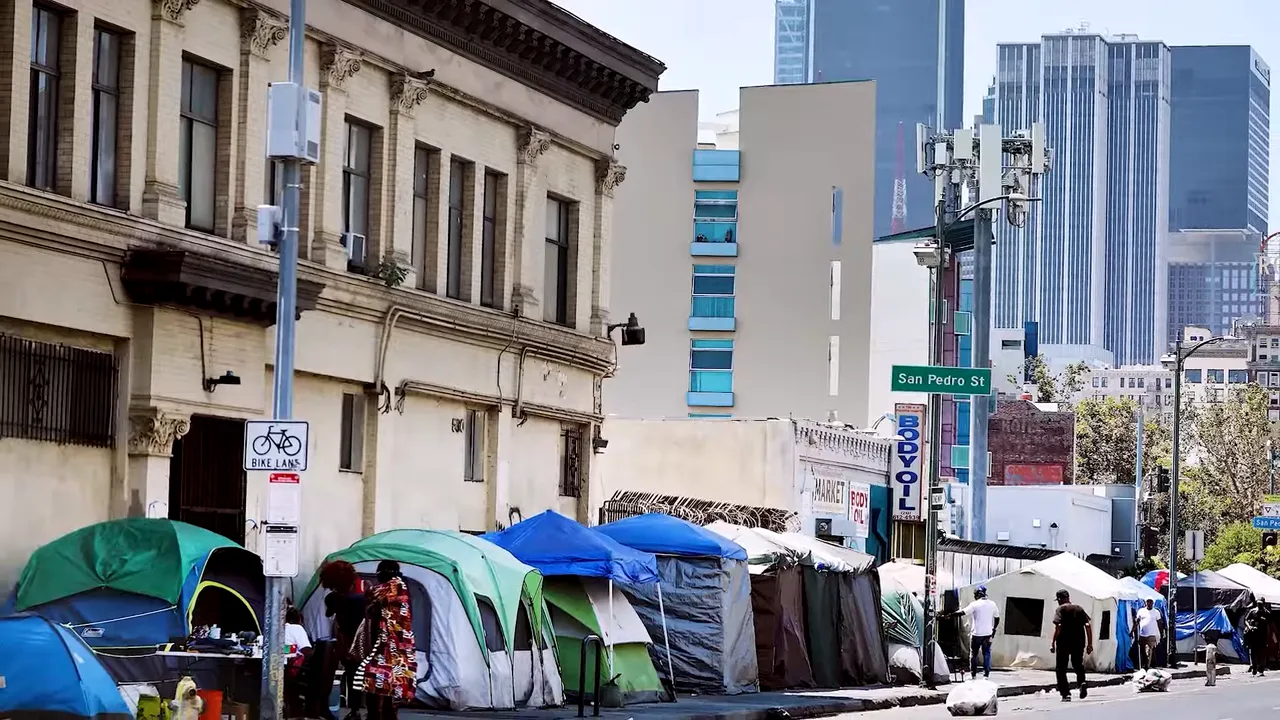 Report page about homelessness in Los Angeles with highlighted text