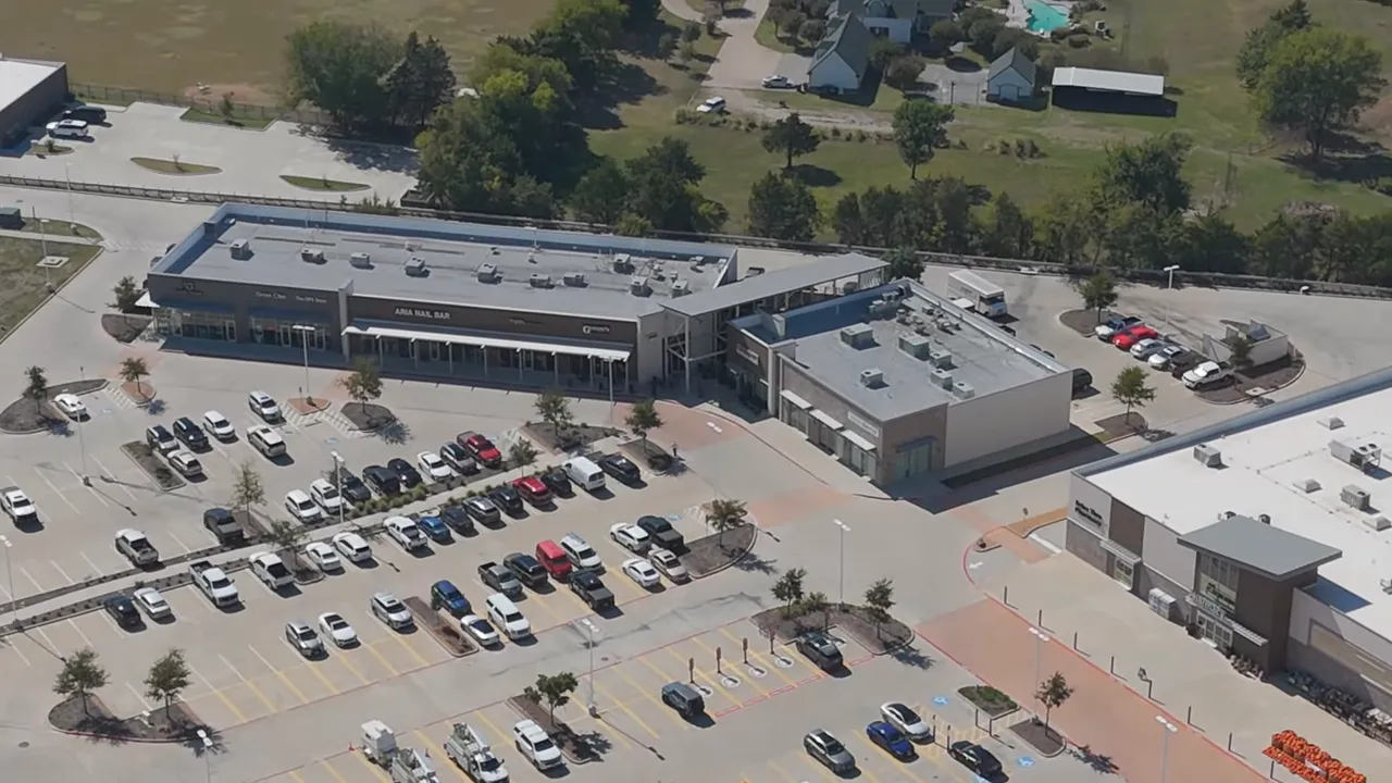 Somerset model exterior with large front yard and driveway