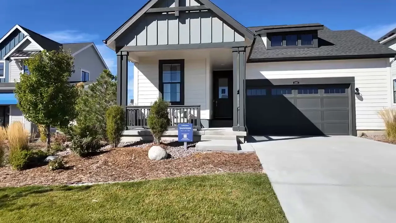 Front exterior of Lennar Snowmass house at Independence subdivision, Elizabeth Colorado
