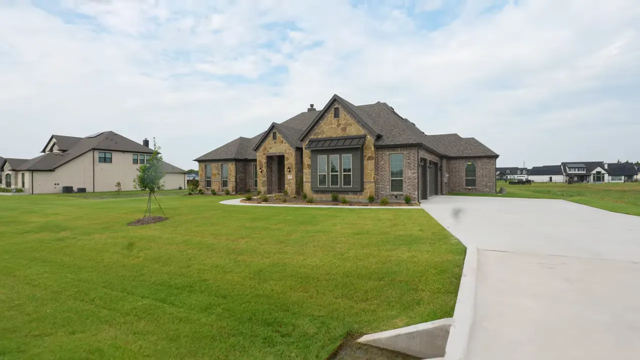 Entryway with 8ft front door