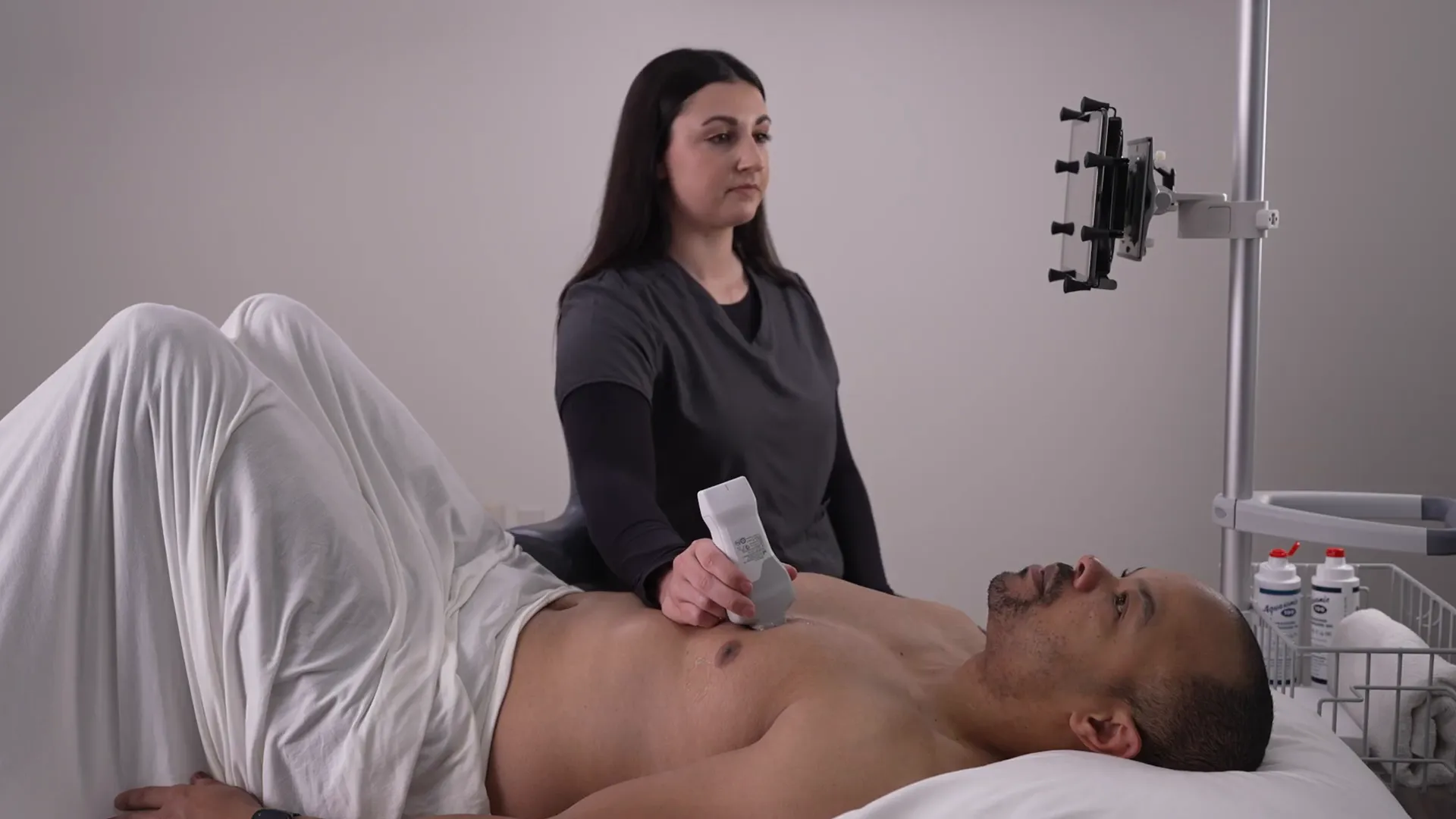 Atemkontrolle: Patient hält sanft die Ausatmung