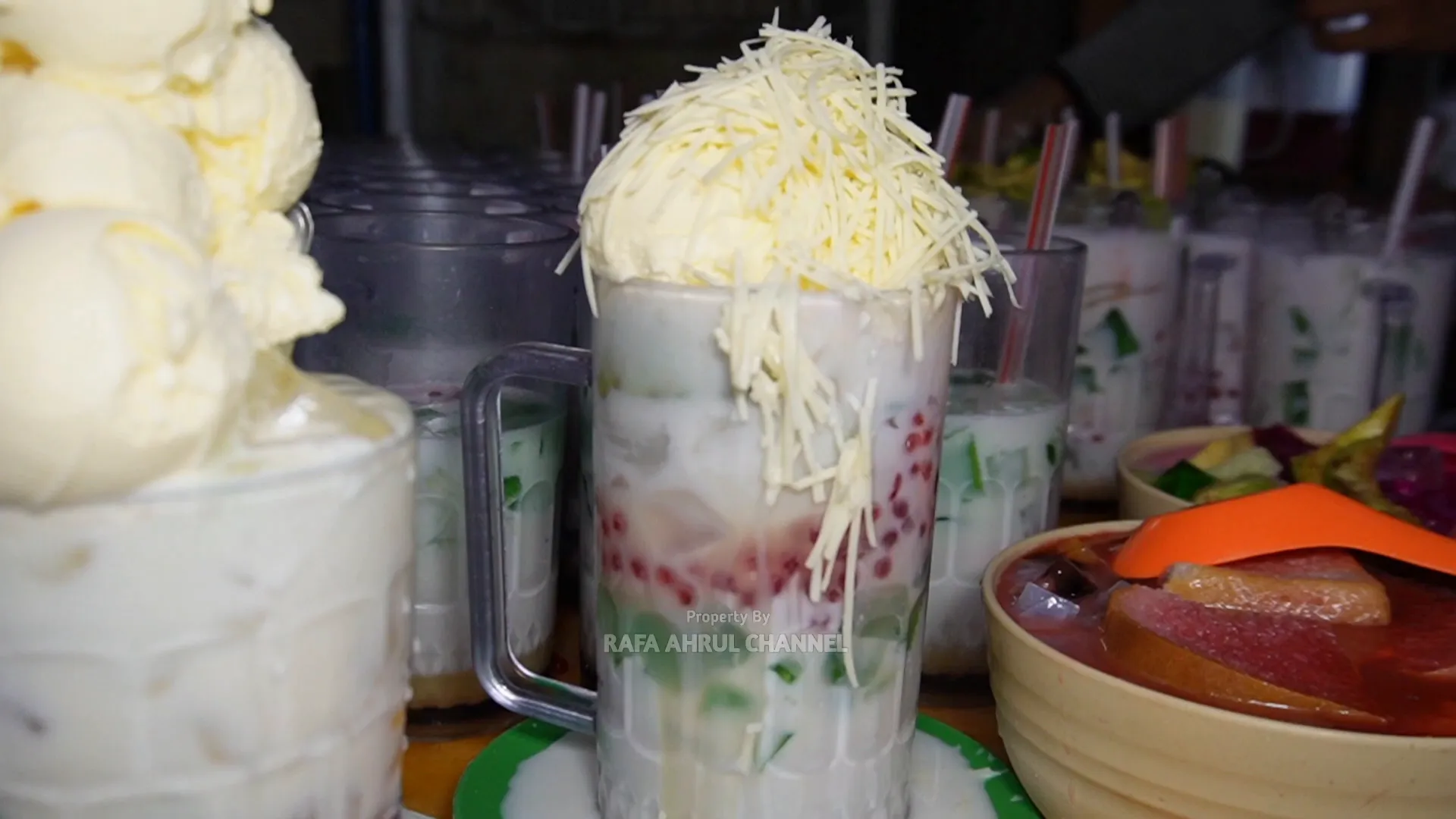 Beragam pilihan es segar di Bakso Berkah Mbak Ria Sanur