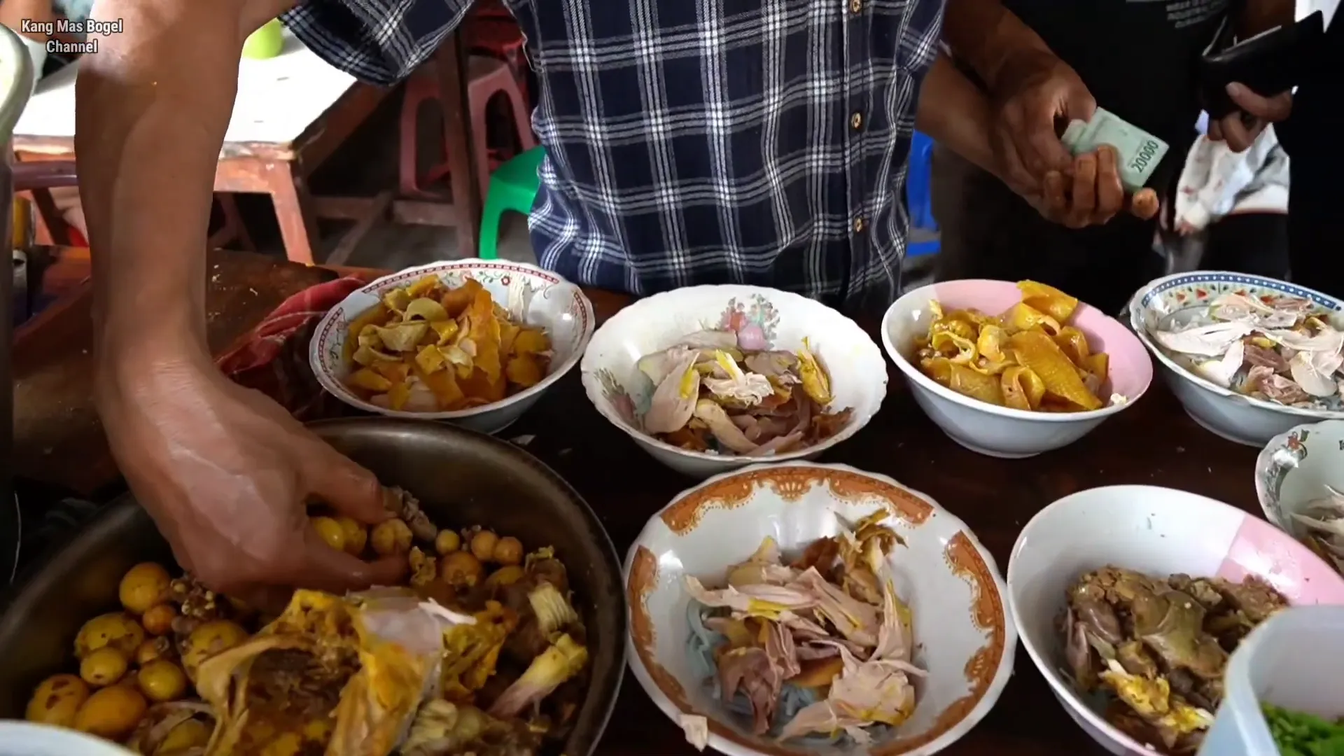 Telur tambahan yang menjadi favorit pelanggan