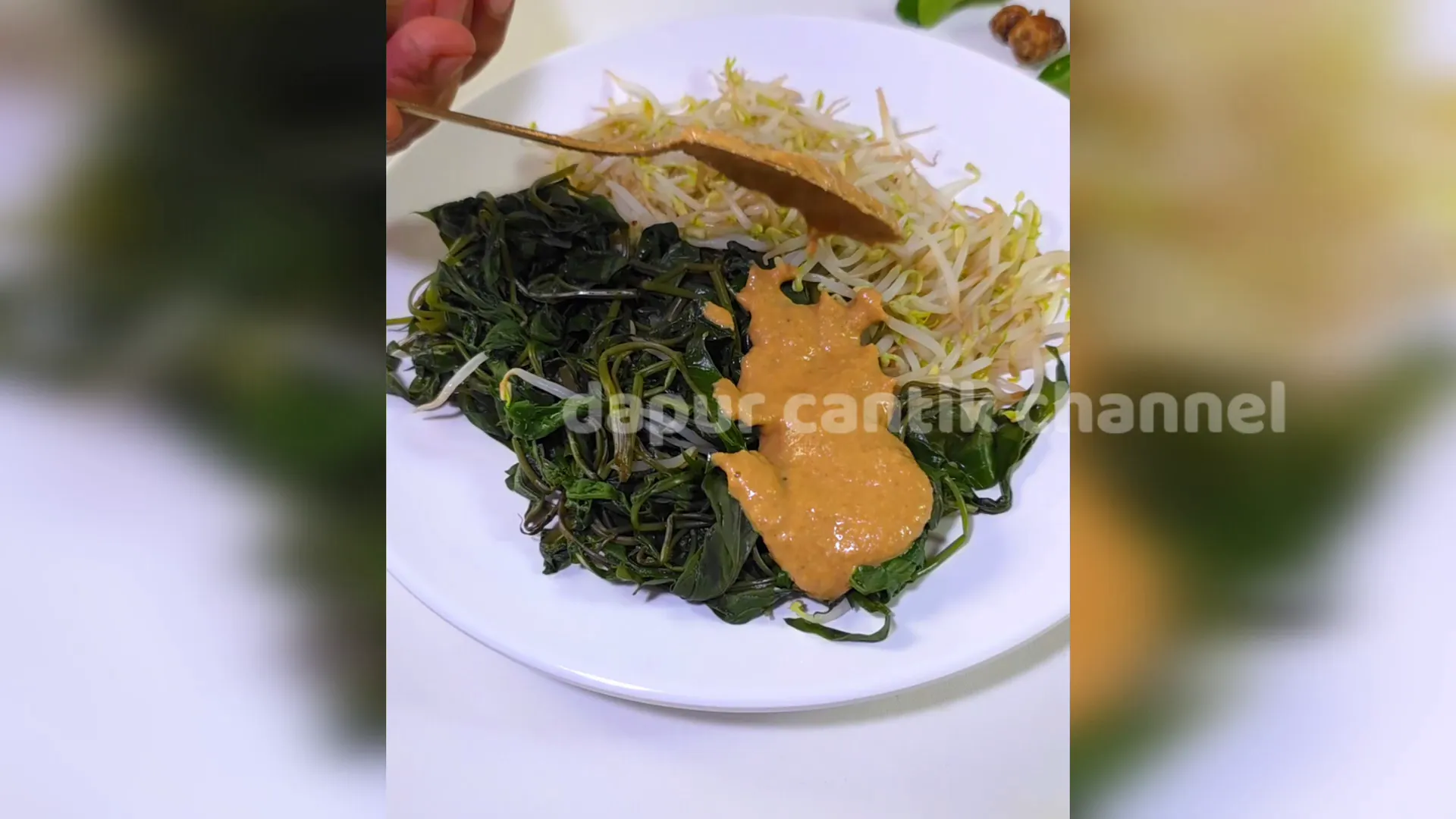 Bumbu pecel rumahan siap disantap