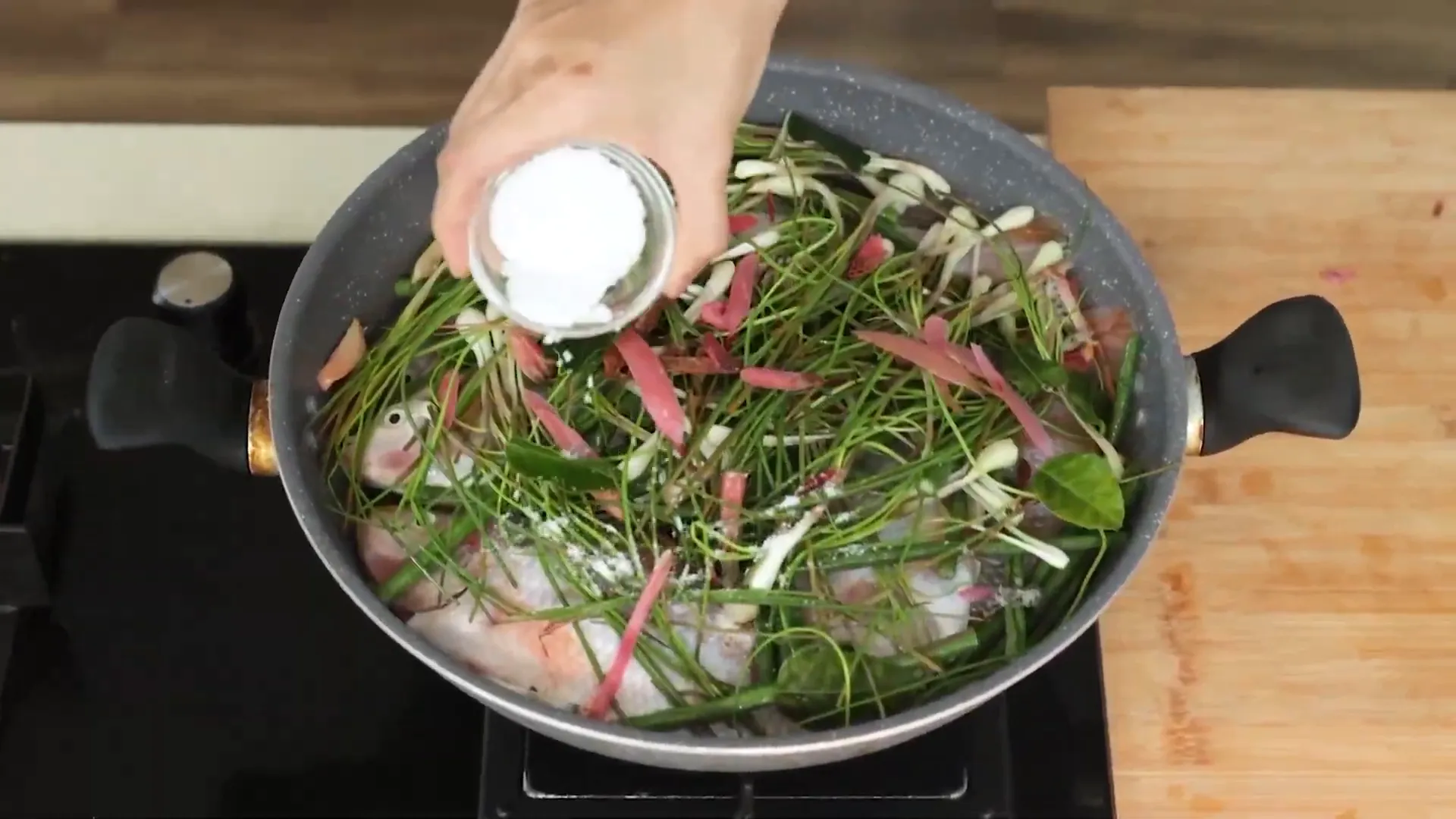 Tips memasak ikan arsik agar hasil maksimal