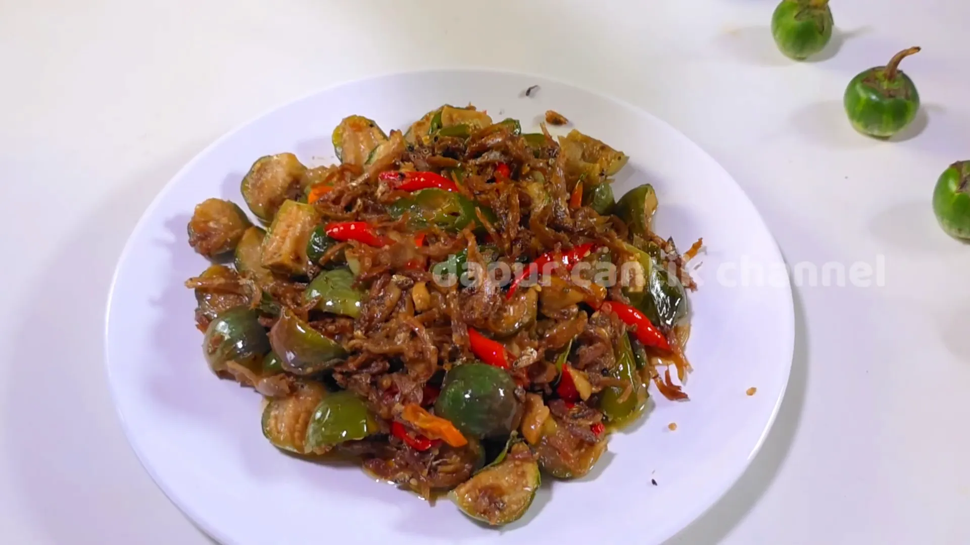 Hidangan oseng terong teri siap dinikmati