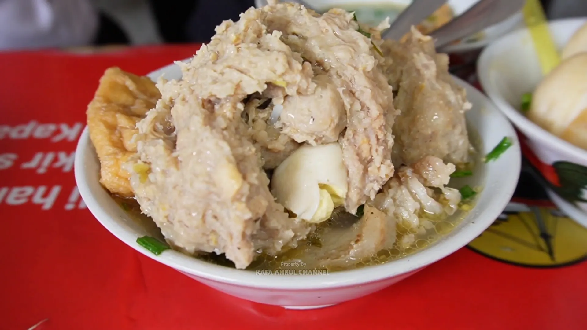Isi bakso beranak yang terdiri dari pentol kecil dan telur puyuh