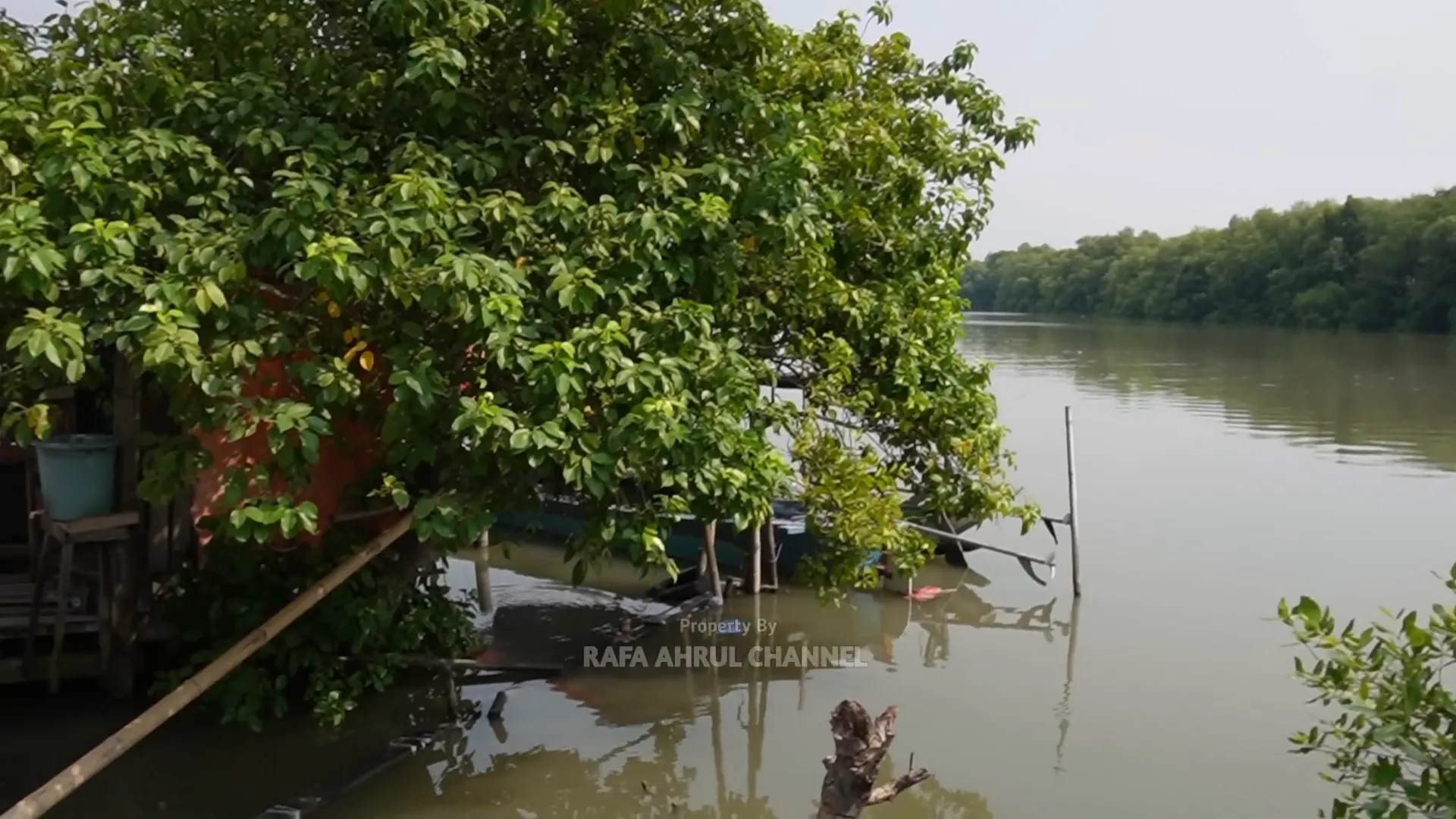 Lokasi Warung Kharisma di atas Sungai Bengawan Solo