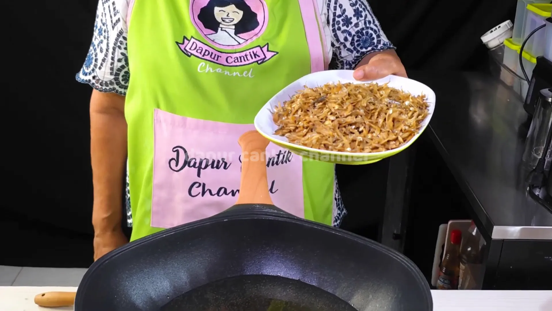 Teri jengki yang sudah dicuci siap digoreng