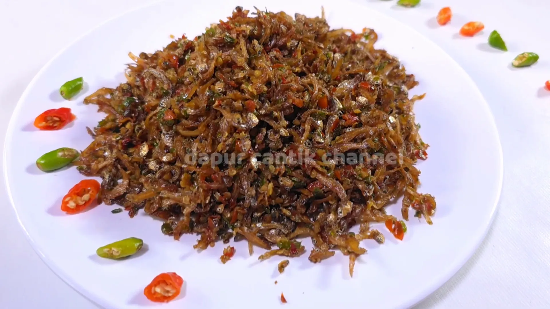 Oseng teri Lombok rawit siap disantap bersama nasi hangat