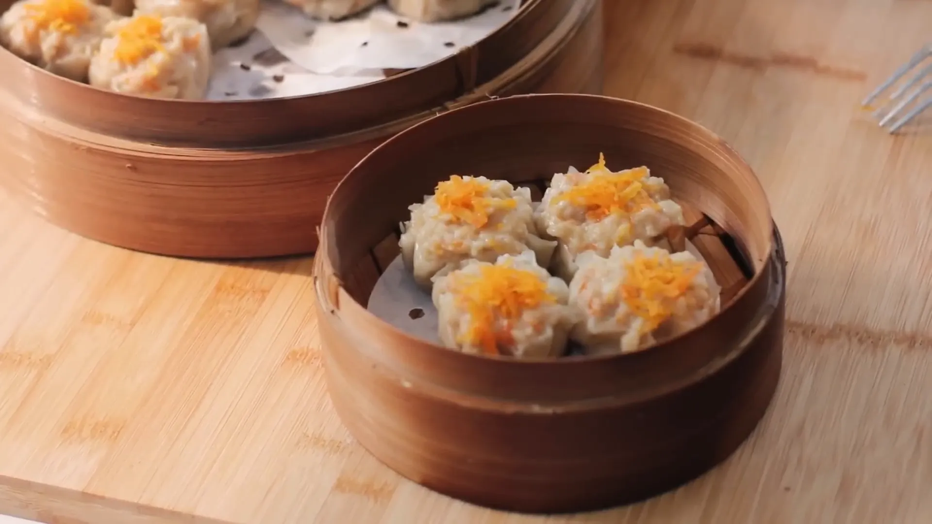Chicken Shumai dan sambal cocolan siap disantap