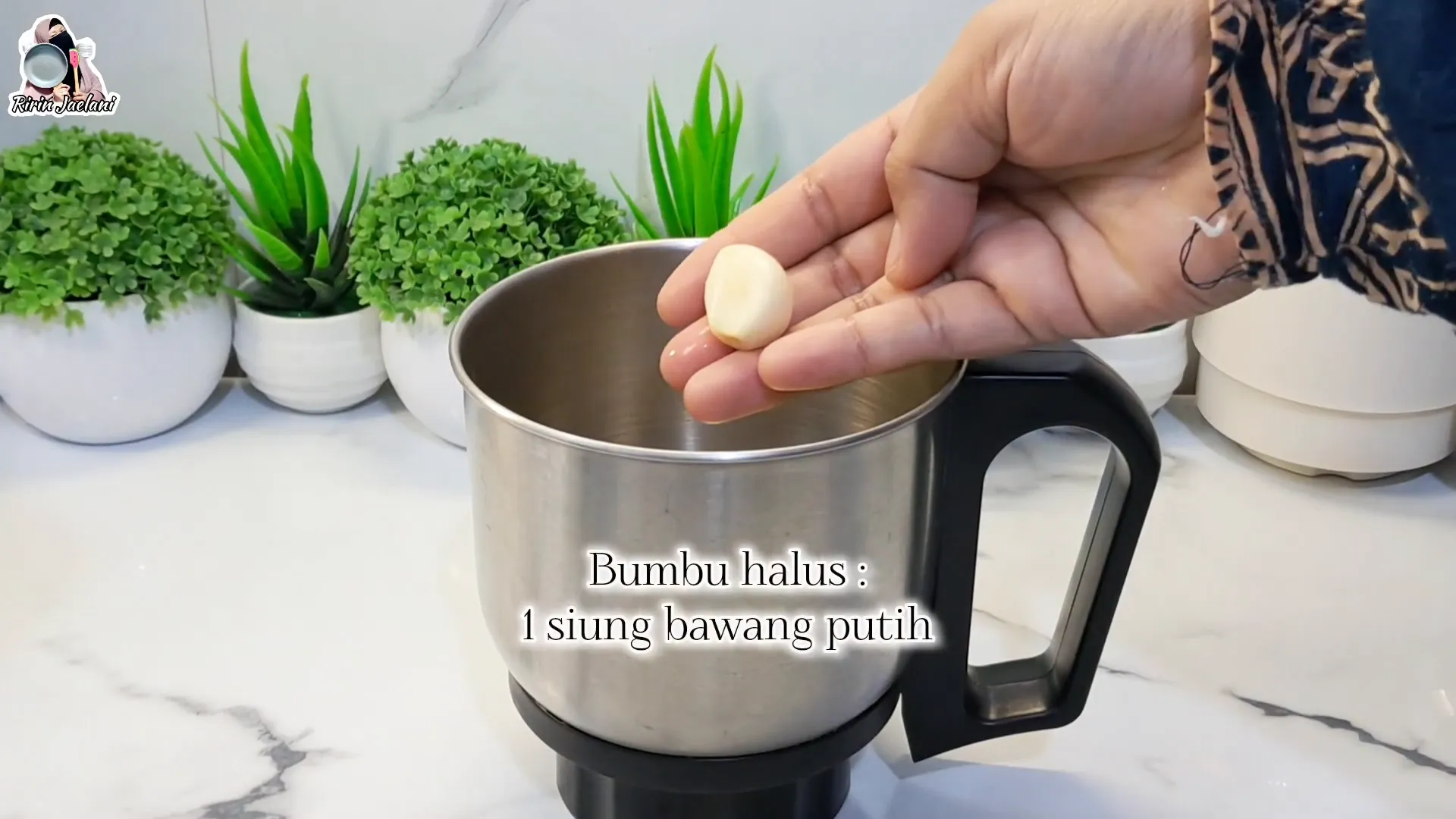 Bumbu halus bawang merah, bawang putih, dan tomat merah
