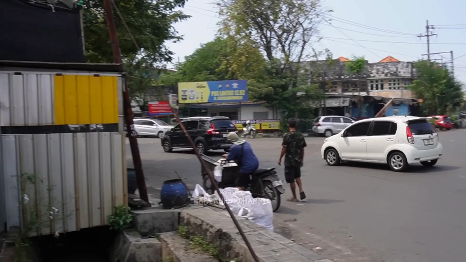 Penampakan depan Warung Soto Golden Pojok di Surabaya