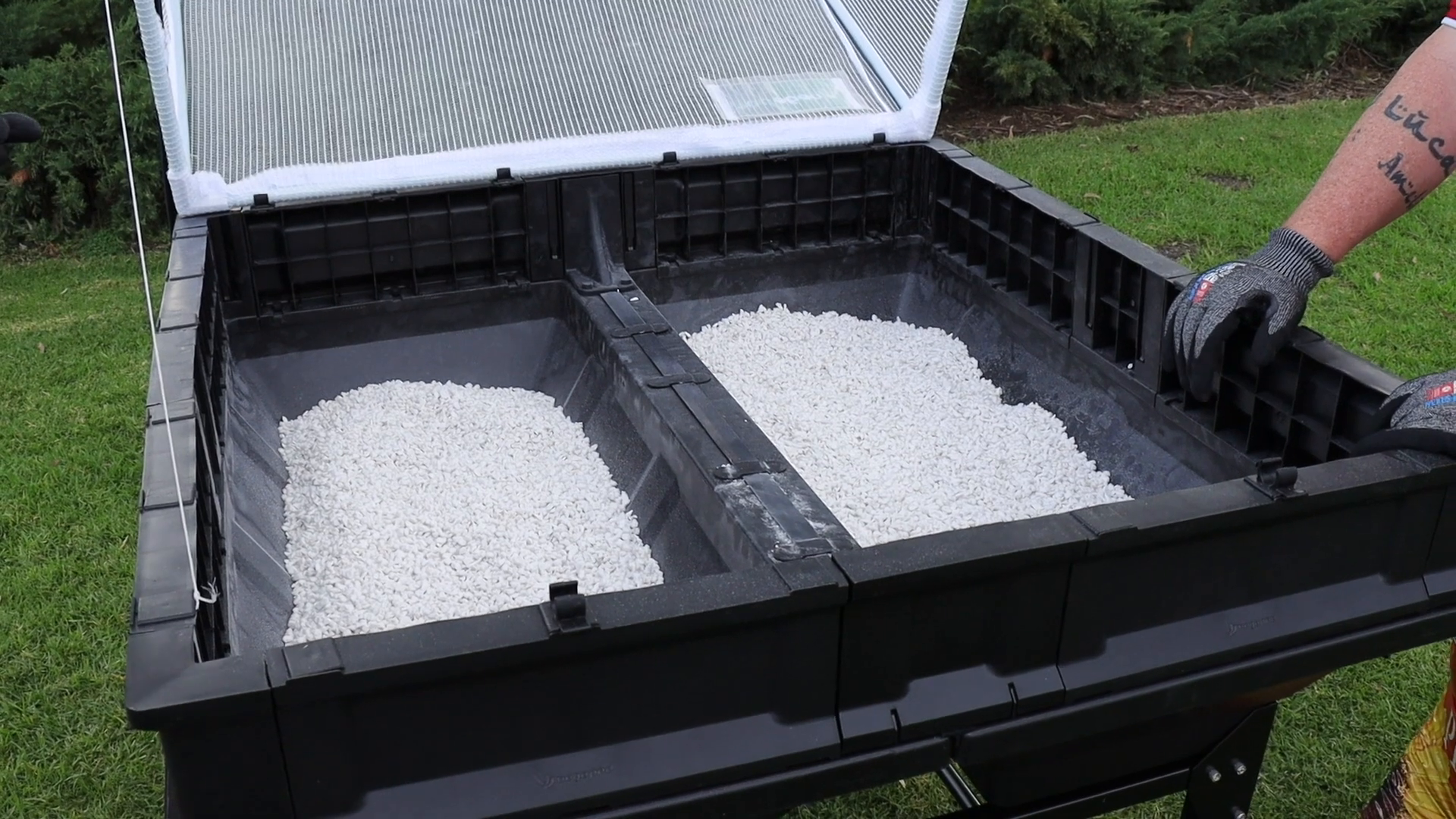 Preparing soil and perlite for the Vegepod