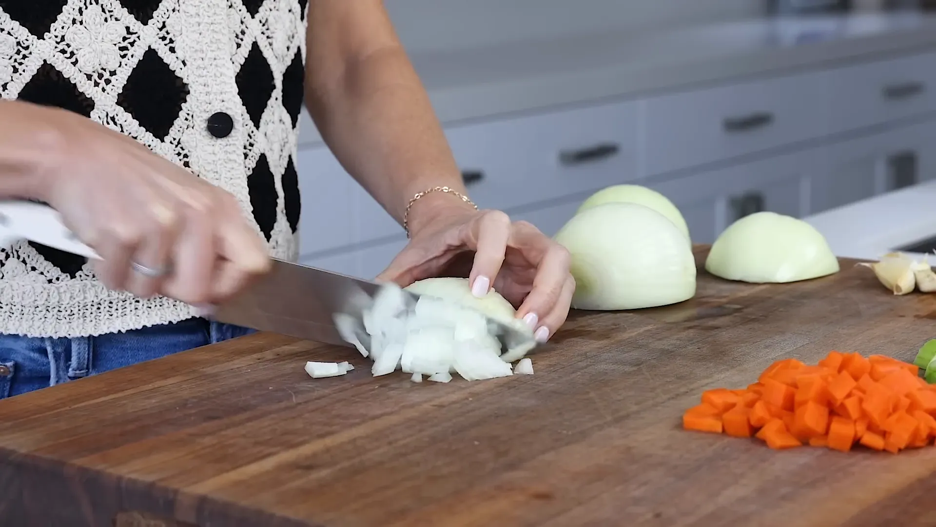 Dicing onions
