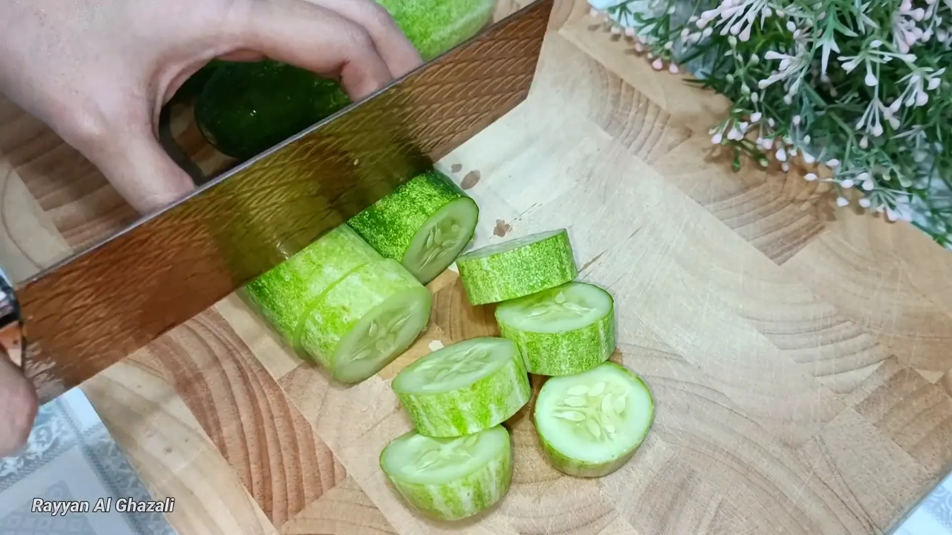 Potongan timun bulat siap dimasak