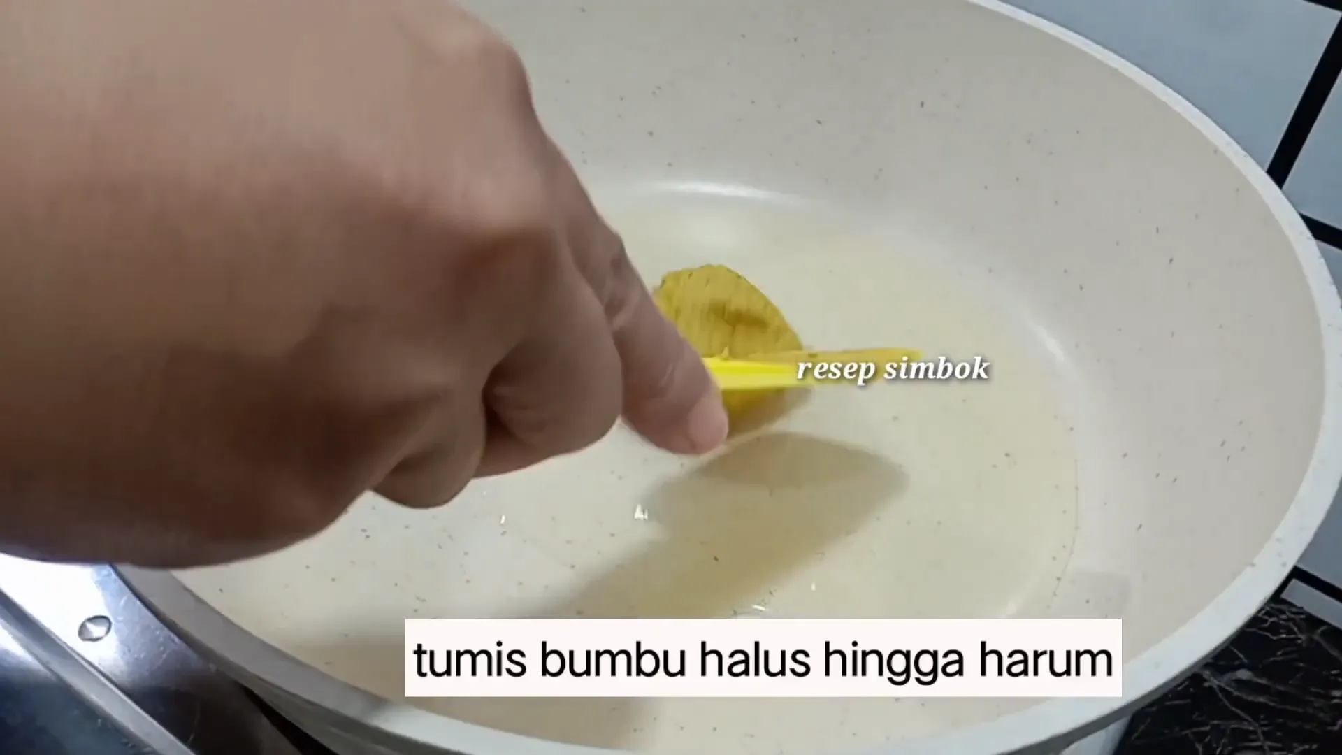 proses memasak soto ayam kuah kuning