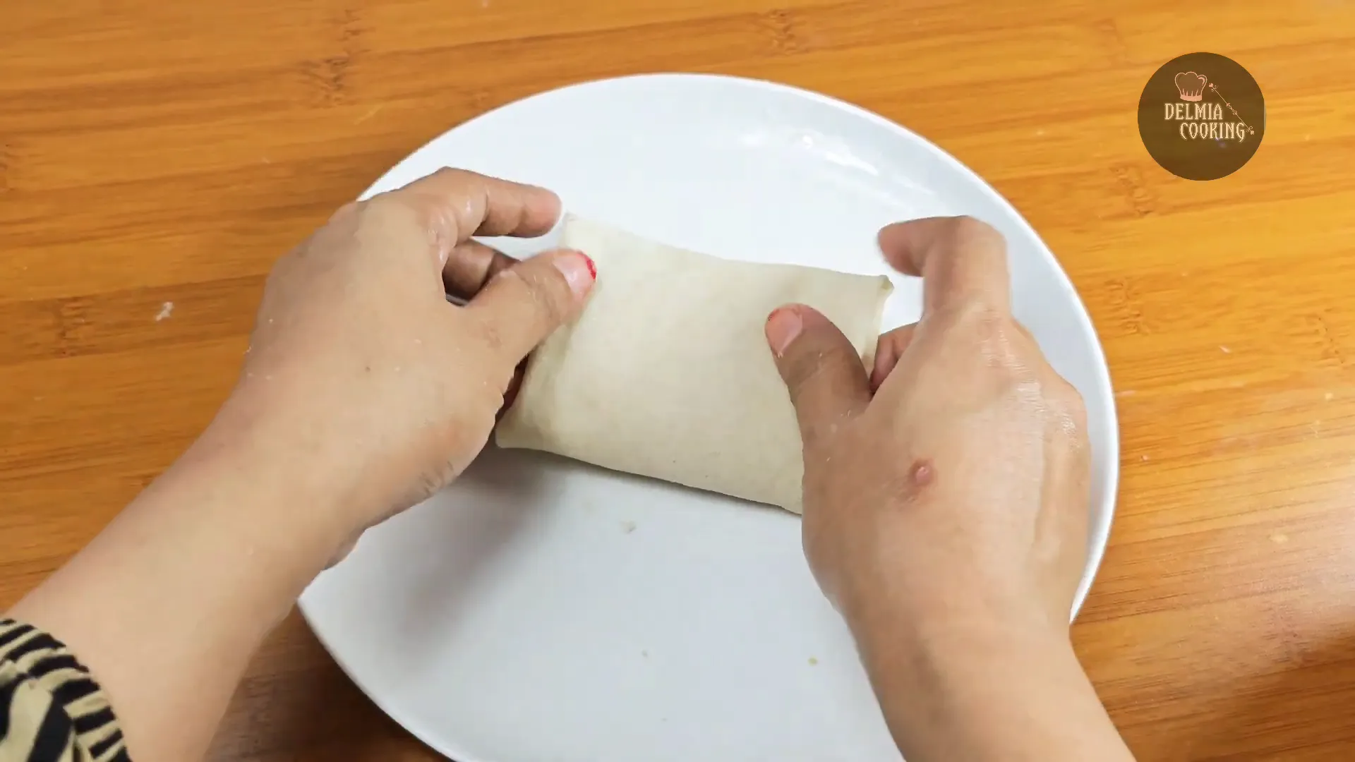 Membungkus dimsum dengan kulit lumpia dan isian keju