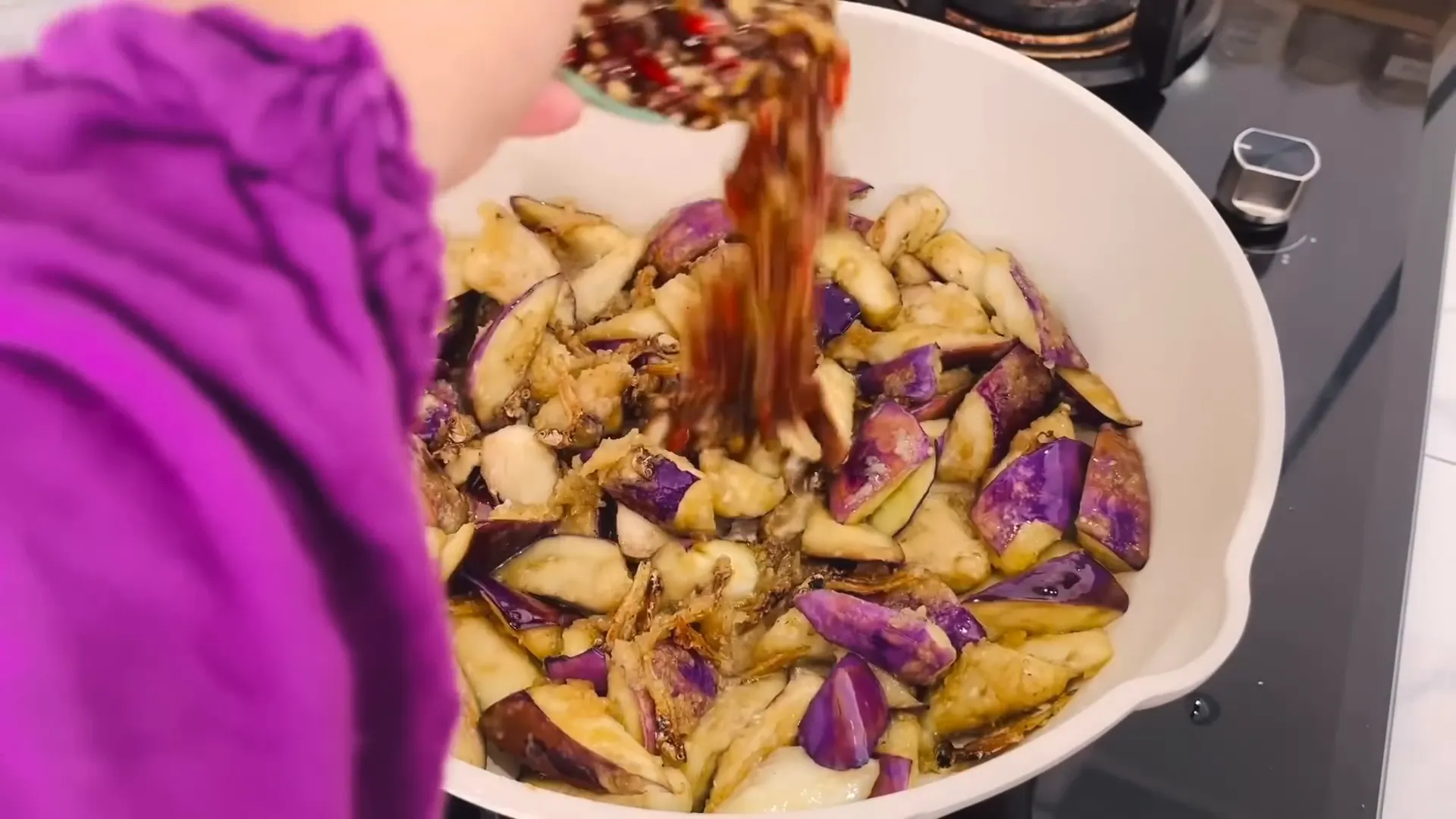 Tumis terong dengan bumbu bawang dan cabe