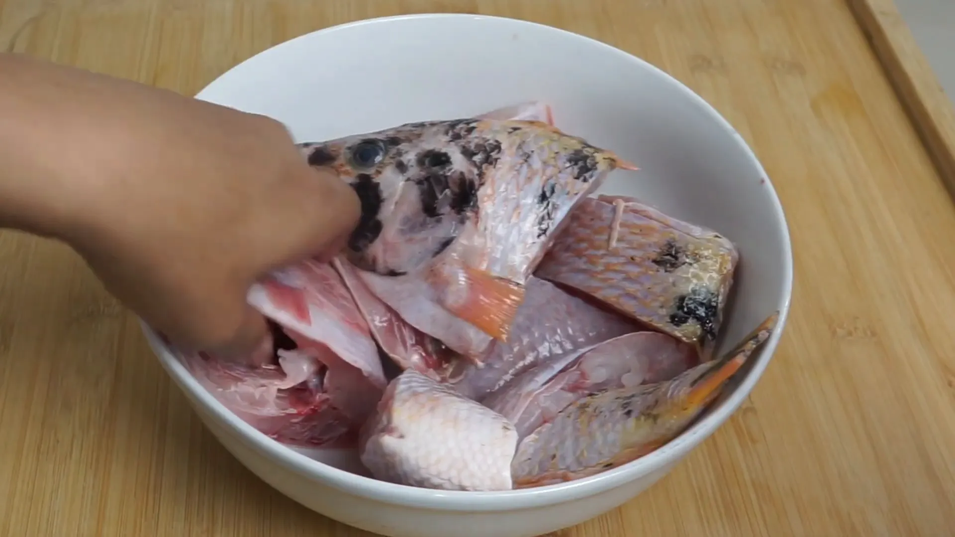 Ikan air tawar segar siap dimasak