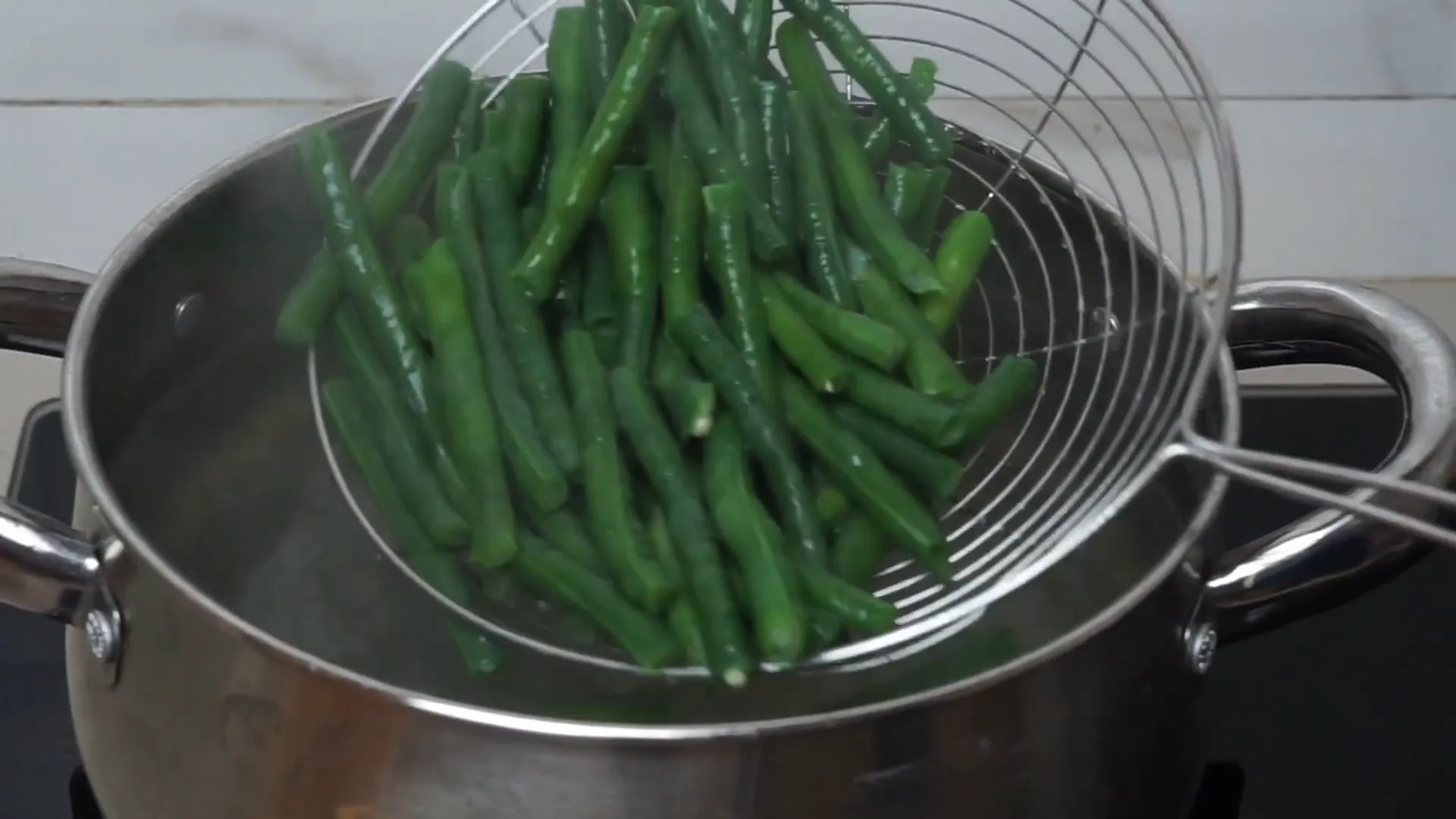 Sayur rebus kacang panjang dan sawi putih