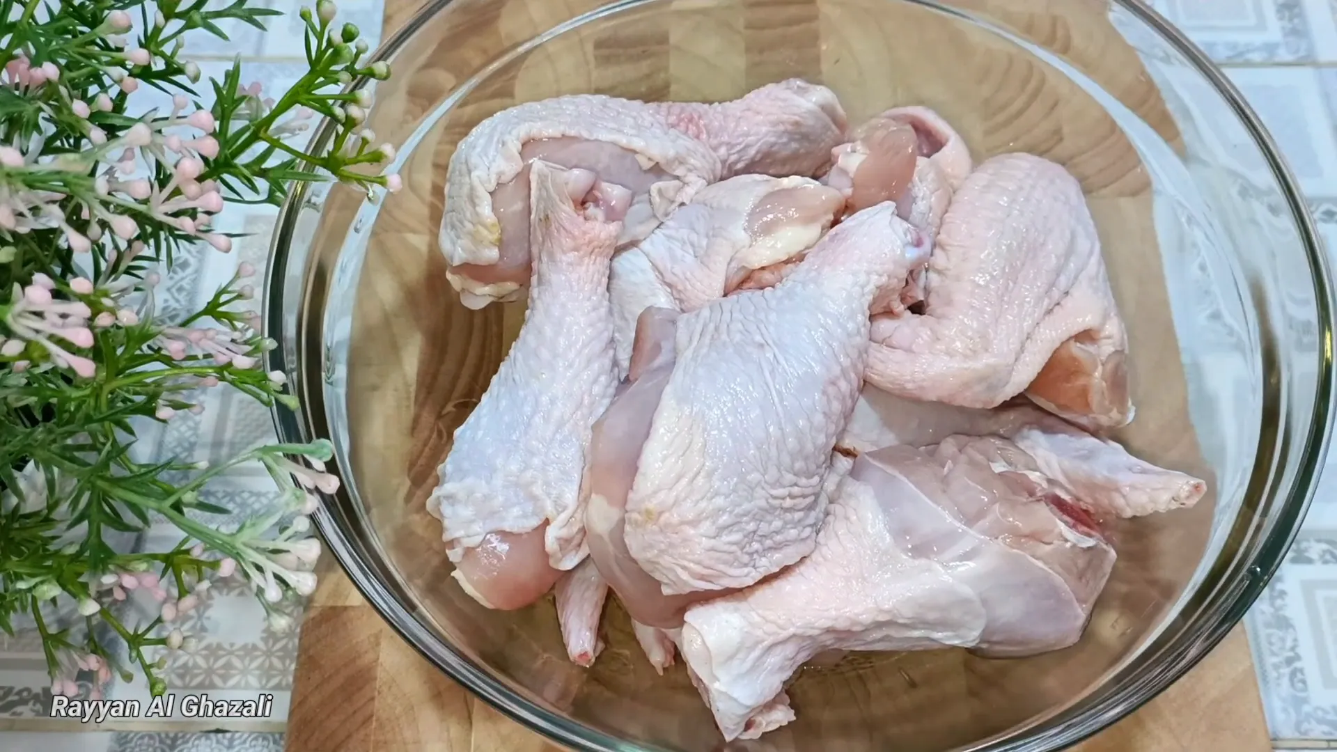 Ayam paha dan sayap segar siap dimasak