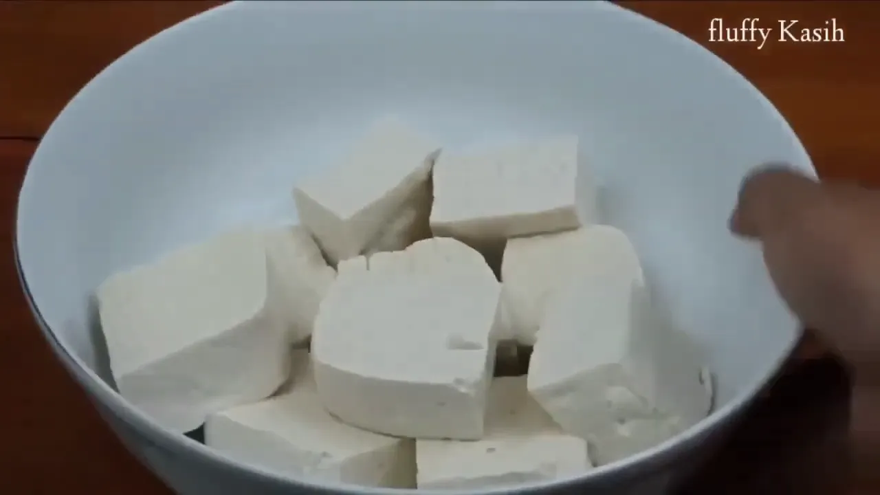 Sambel rebus dengan tahu dan tempe goreng serta lalapan segar