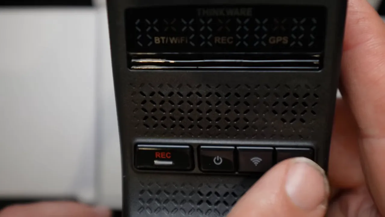 Front buttons: manual record, power, Wi-Fi, microphone on/off