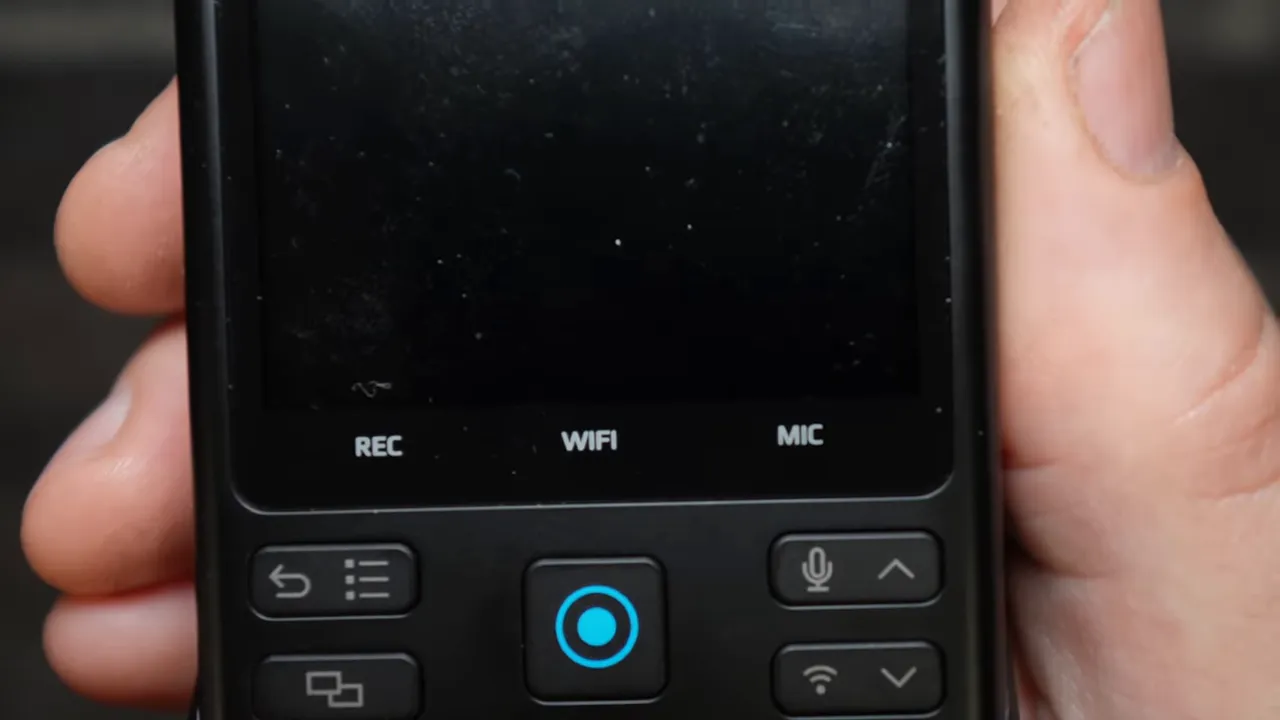 vueroid s1 front panel controls showing REC WIFI MIC icons and buttons