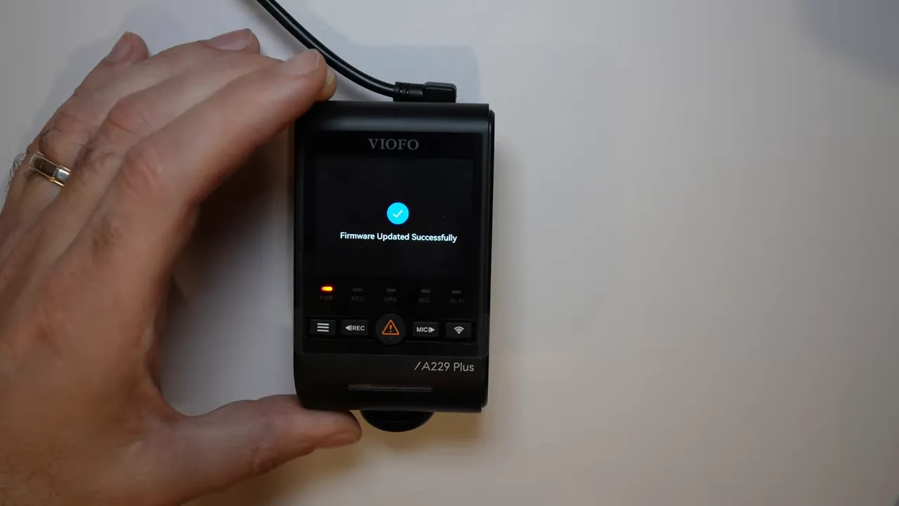Viofo A229 Plus screen displaying firmware update progress