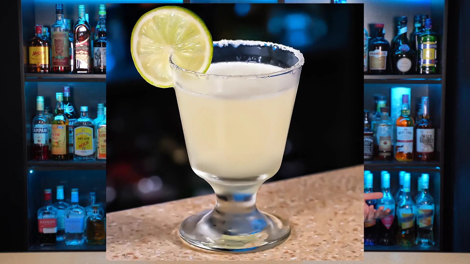 Margarita cu margine sărată și felie de lime