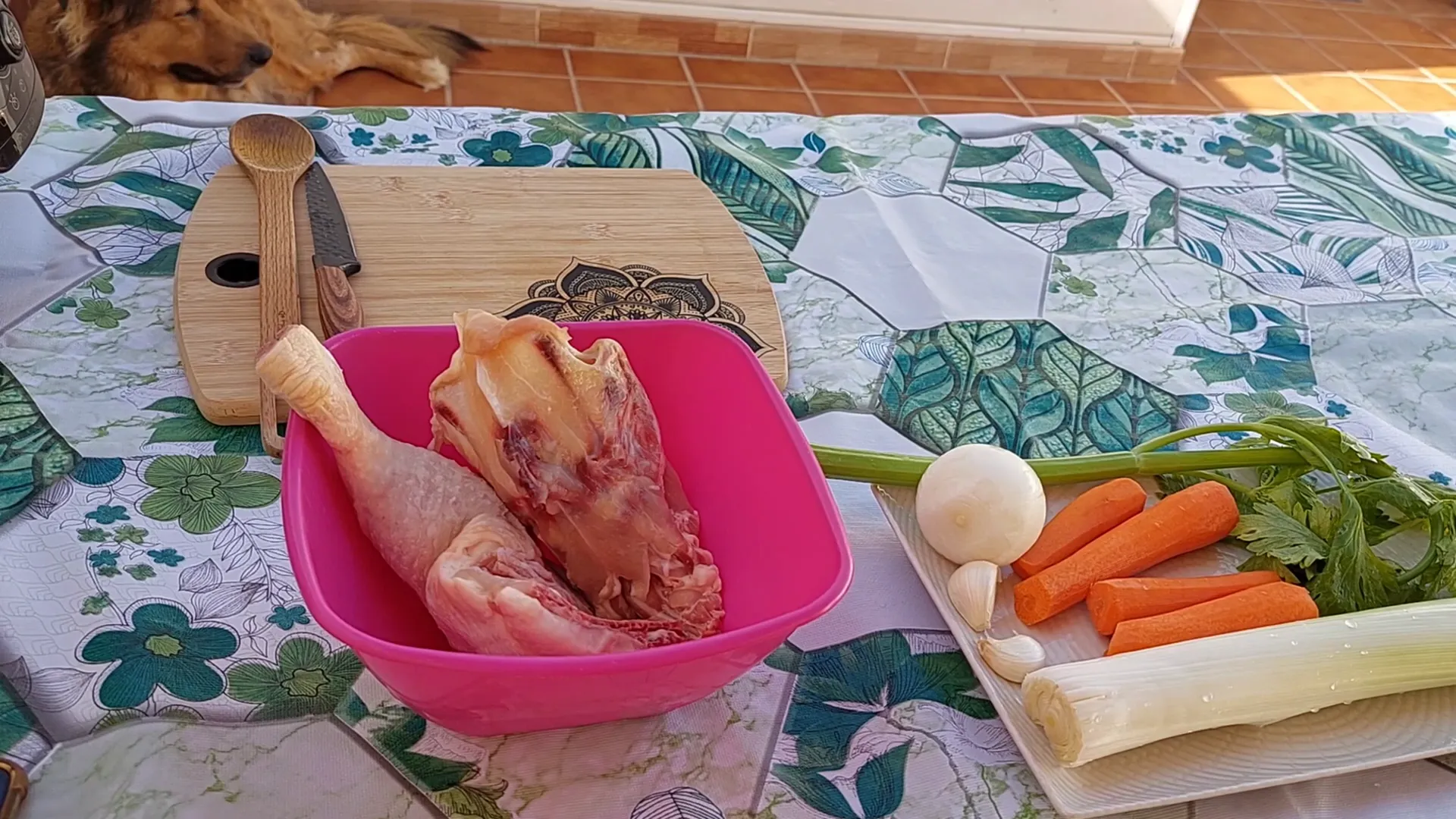 Ingredientes para el caldo de pollo