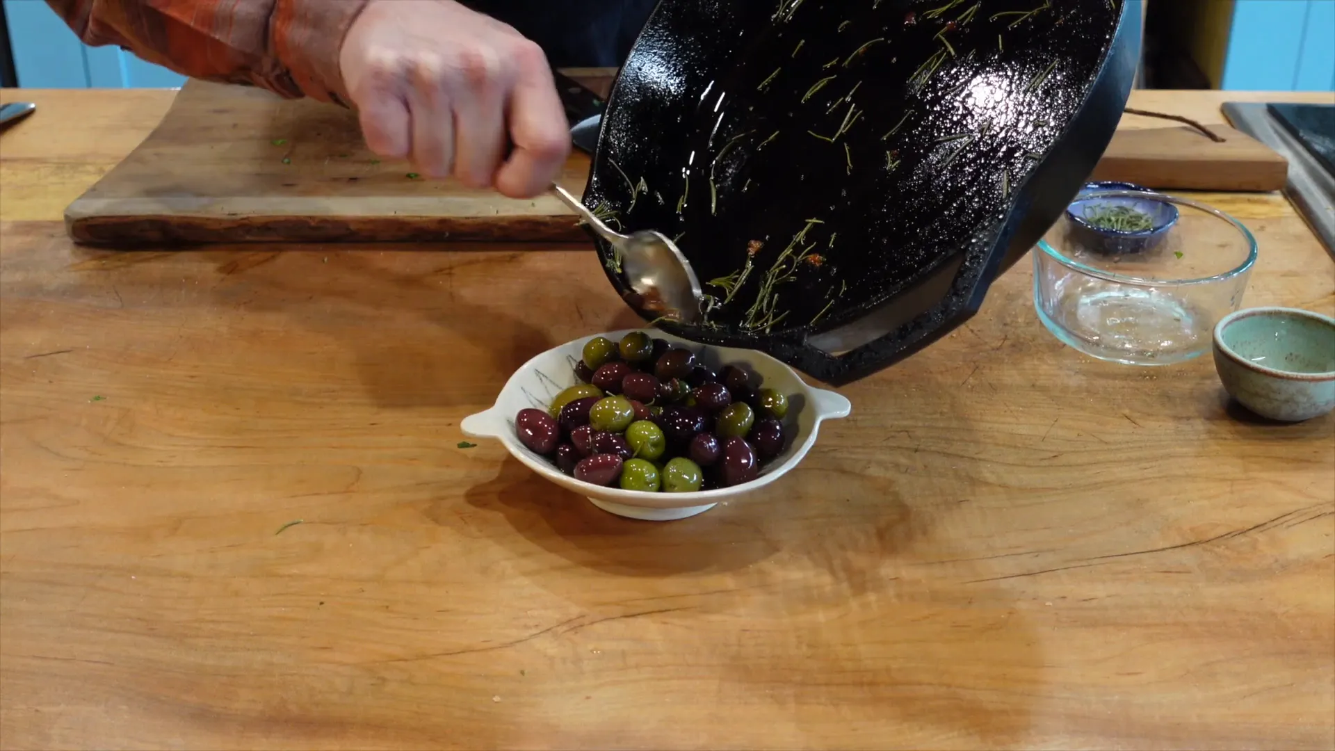 Cooking spicy rosemary olives