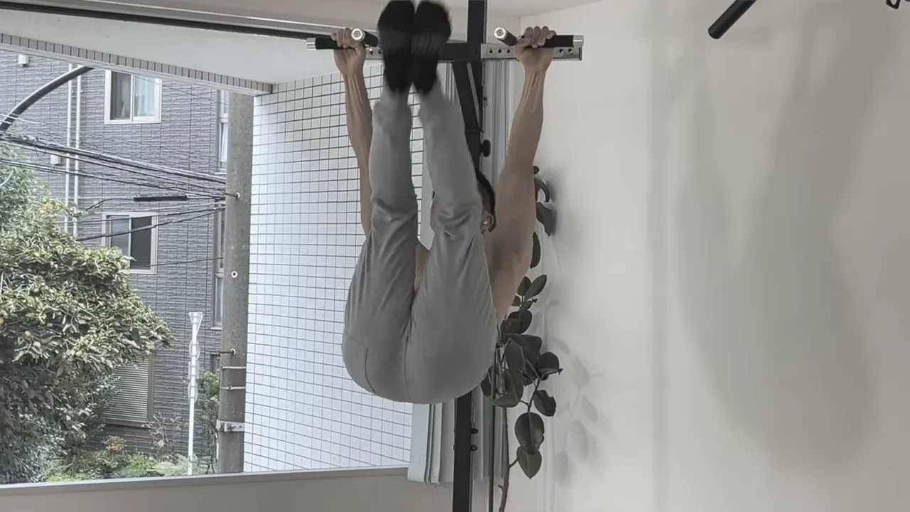 ネガティブ当日で膝を曲げた状態（下ろす準備）