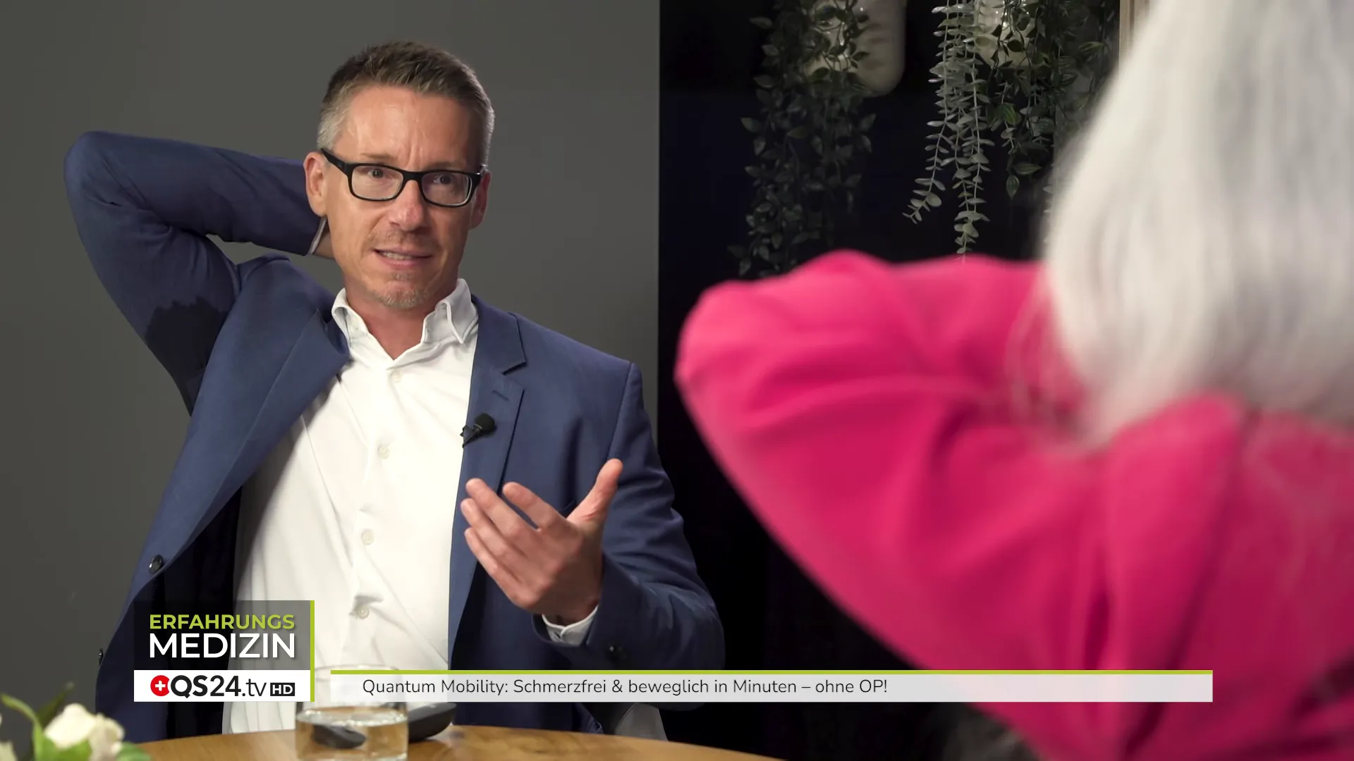 Beginn der Nackenübung: Testen der Bewegung