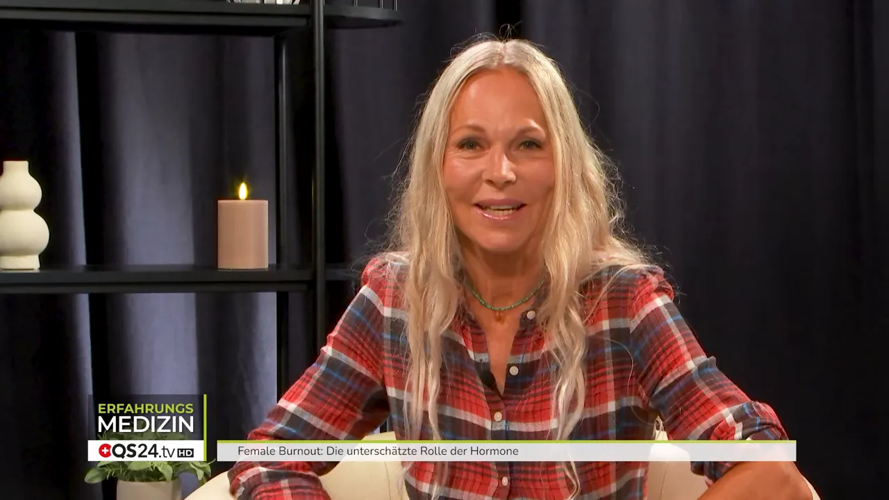 Moderatorin leitet ins Thema Female Burnout ein