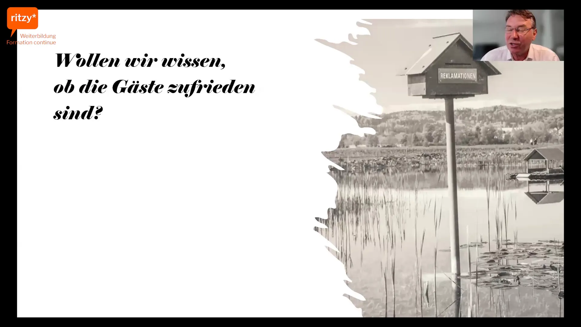 Mitarbeiterin des Tourist Office spricht über typische Reklamationen bei schlechtem Wetter