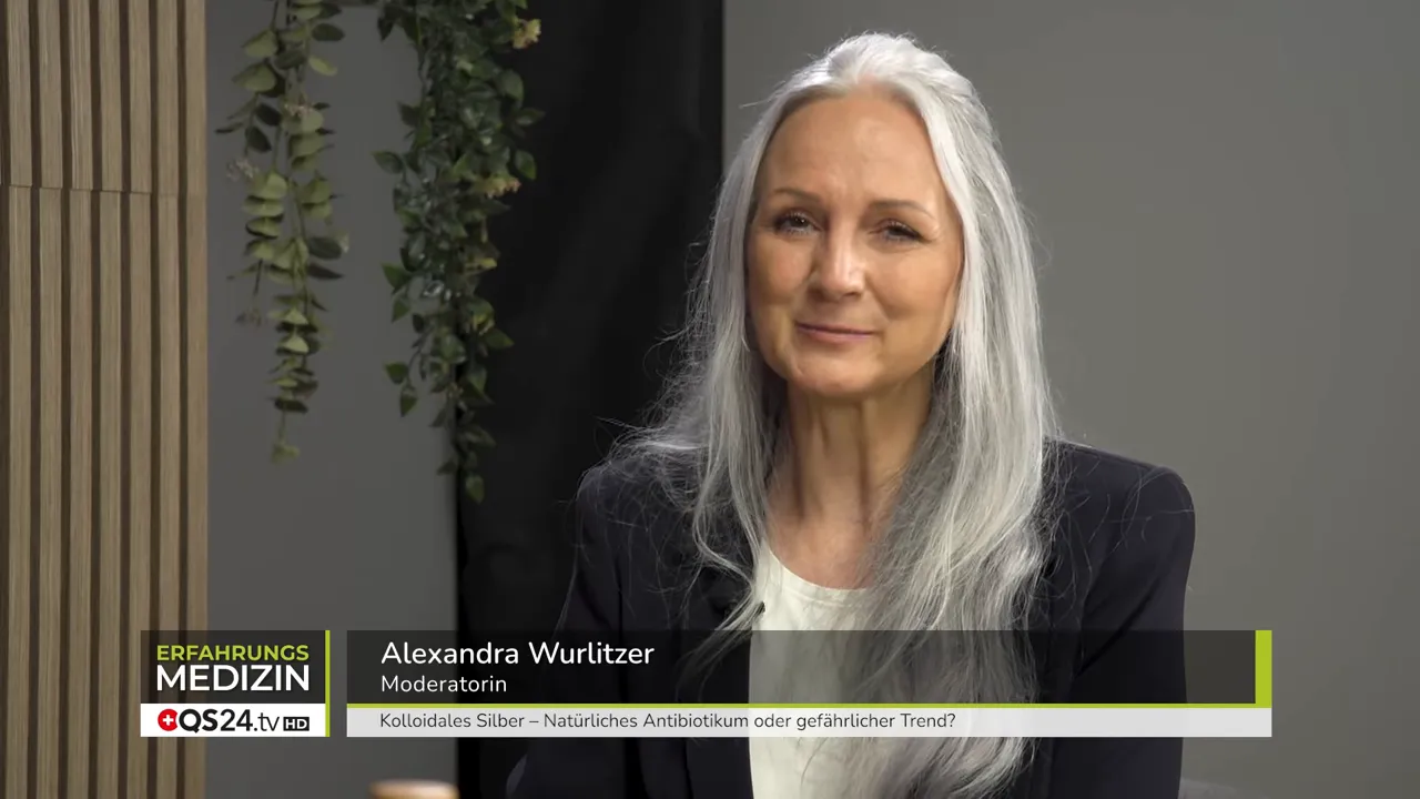Moderation stellt Thema kolloidales Silber vor