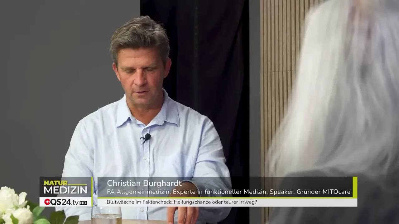 Experte im Interview, eingeblendet mit Name und Funktion zur Blutwäsche-Diskussion