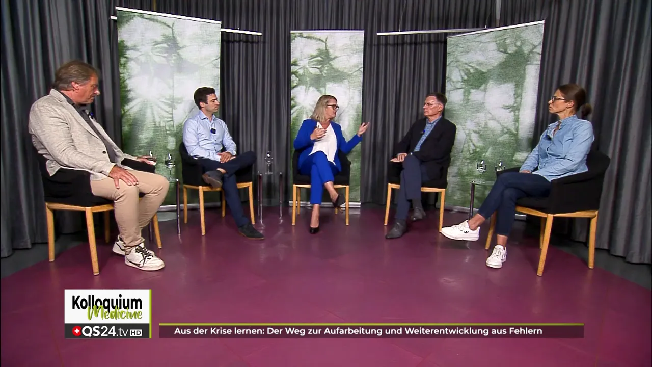 Moderatorin fragt nach Ursachen und Lösungen