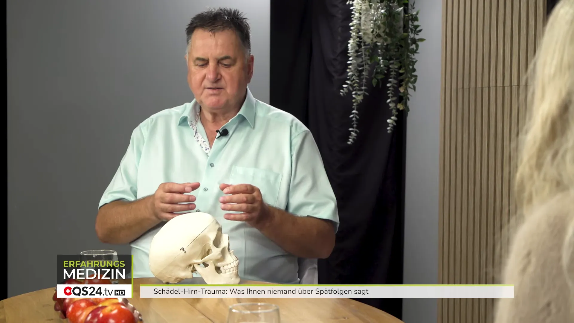 Gerhard Schneider erklärt Dreidimensionalität seiner Methode