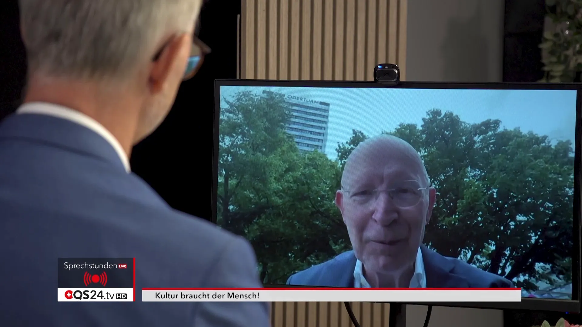 Prof. Dr. Hartmut Schröder im Gespräch bei QS24 Sprechstunde