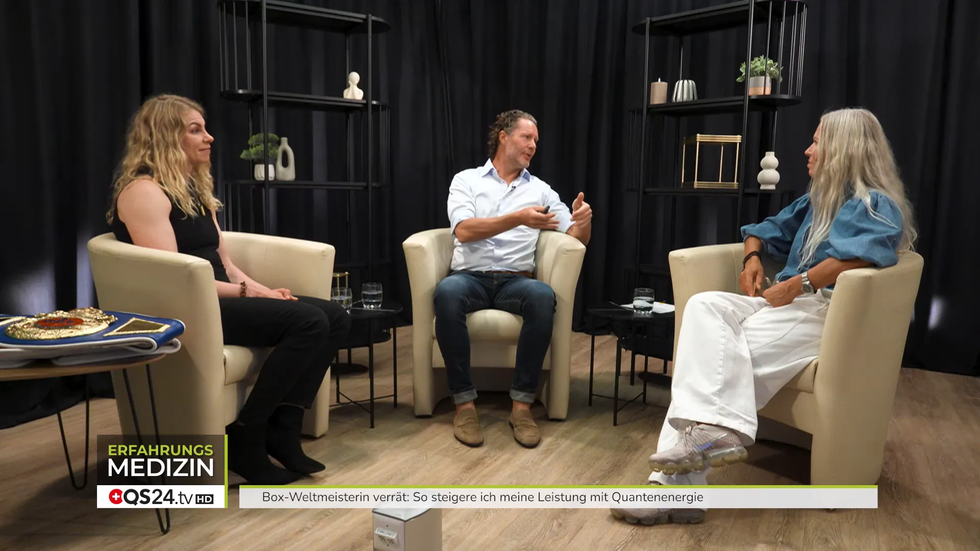 Nathalie trägt die Kette: Haptik und Erdung im Alltag